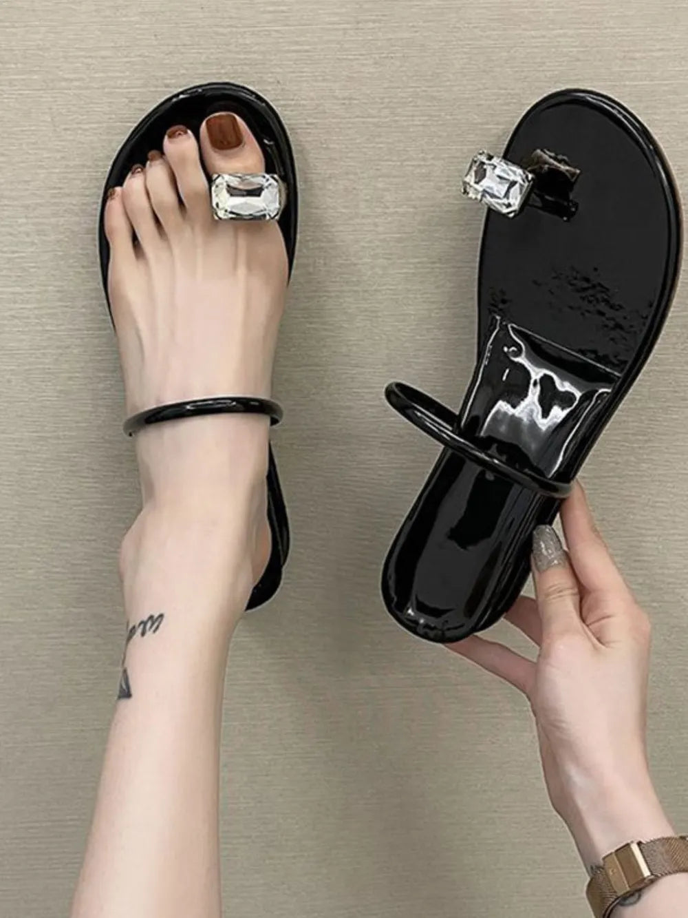 Round Toe Flats Sandals